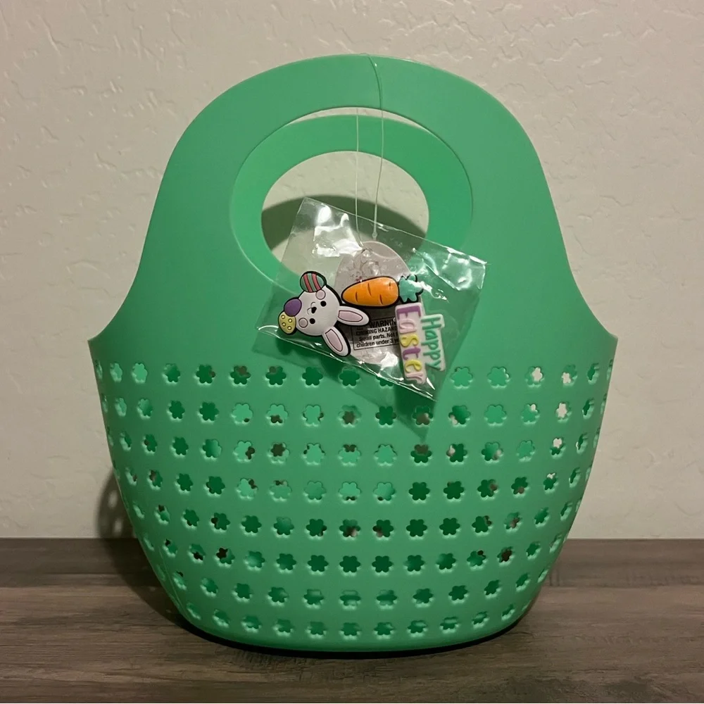 Target Bullseyes Playground Silicone Easter Basket with Charms Green
